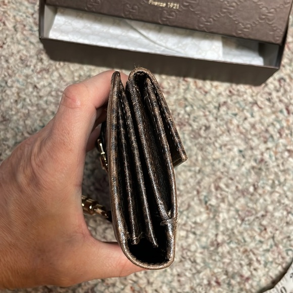 Gucci metal clasp classic double g print leather wallet - authentic - Picture 15 of 16